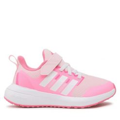 Sneakersy adidas. Białe półbuty chłopięce Adidas, bez wzorów, bez zapięcia. Za 119.99 zł.