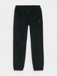4F Spodnie casual joggery chłopięce - czarne 134 (8-9 lat). Czarne spodnie materiałowe dla chłopców 4f, bez wzorów, z bawełny, casualowe. W wyprzedaży za 79.99 zł.