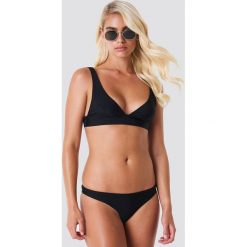 NA-KD Swimwear Dół bikini z marszczeniem - Black. Czarne bikini damskie NA-KD Swimwear. Za 52.95 zł.