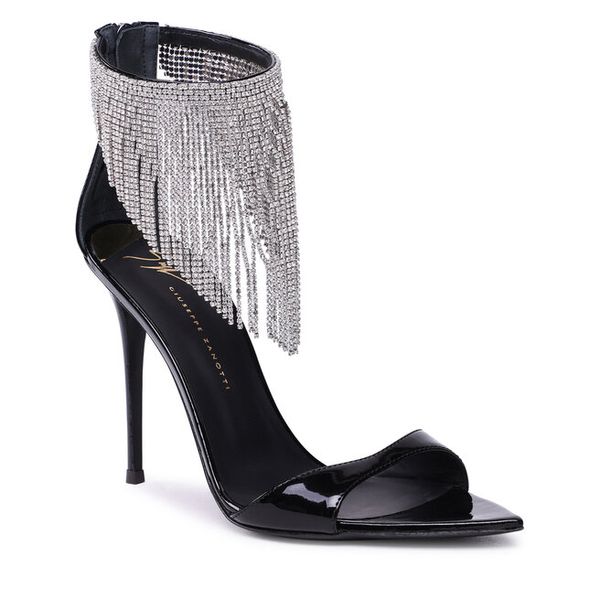 Sandały Giuseppe Zanotti. Czarne klapki damskie Giuseppe Zanotti, bez wzorów, bez obcasa, na szpilce, bez zapięcia. Za 3,095.99 zł.