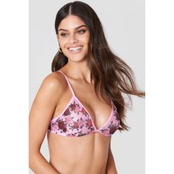 NA-KD Lingerie Biustonosz z siateczki z nadrukiem - Pink. Różowe biustonosze NA-KD Lingerie, z nadrukiem. W wyprzedaży za 21.89 zł.