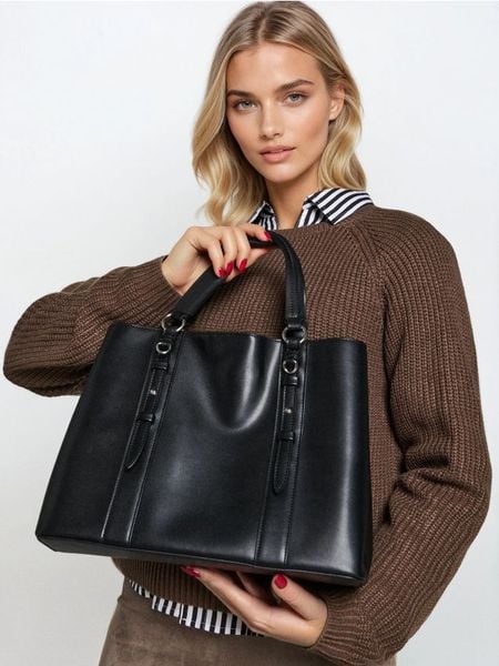 Torebka tote z odpinanym paskiem - czarny. Czarne torebki do ręki damskie Sinsay, bez wzorów, bez dodatków. Za 49.99 zł.