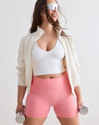 Damskie szorty wysoki stan, squat proof, invisible scrunch Shape Seamless różowe. Brązowe szorty sportowe damskie Aim'n, l, bez wzorów, z dzianiny, z podwyższonym stanem, na fitness i siłownię. Za 212.00 zł.