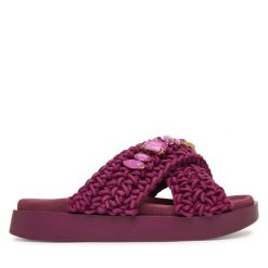 Klapki Inuikii. Czerwone klapki damskie Inuikii, bez wzorów, bez obcasa. Za 899.99 zł.