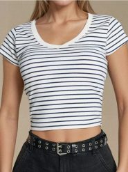 Koszulka basic w prążek - wielobarwny. T-shirty damskie Sinsay, l, bez wzorów, bez kołnierzyka. Za 15.99 zł.