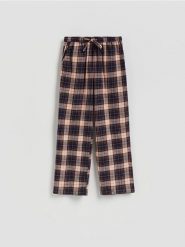 Piżamowe spodnie w kratę - granatowy. Niebieskie piżamy damskie Reserved, l, bez wzorów, z bawełny, bez ramiączek. Za 79.99 zł.