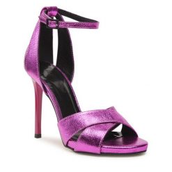 Sandały Karino. Czerwone klapki damskie Karino, bez wzorów, bez obcasa, na szpilce, bez zapięcia. Za 449.99 zł.