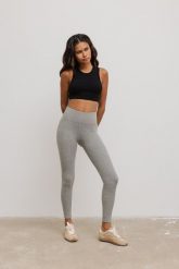 Legginsy damskie z prążkowanej dzianiny w kolorze DEEP GREY MELANGE- HIPS-XS. Szare legginsy sportowe damskie Marsala, s, bez wzorów, z bawełny. Za 199.90 zł.