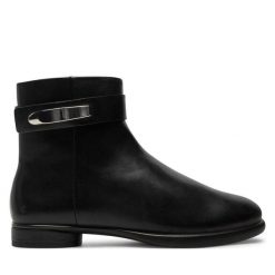 Botki ECCO. Czarne botki damskie ecco, bez obcasa, na płaskiej podeszwie, bez zapięcia. Za 569.99 zł.