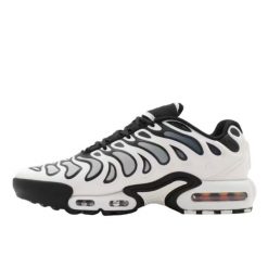 Buty do chodzenia dla dorosłych Air Max Plus Drift Summit White. Białe obuwie sportowe damskie Nike, bez wzorów, z gumy, tenisowe, nike air max. Za 1,518.12 zł.