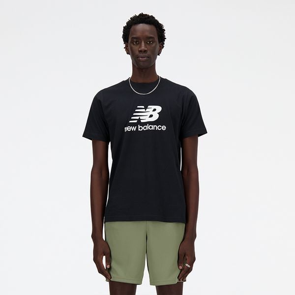 Koszulka męska New Balance MT41502BK – czarna. Czarne koszulki sportowe męskie New Balance, m, bez wzorów, z bawełny, bez kołnierzyka, bez ramiączek. Za 139.99 zł.