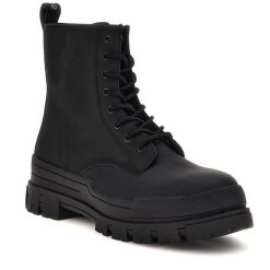 Trapery Guess. Czarne kozaki męskie Guess, bez zapięcia. Za 399.99 zł.