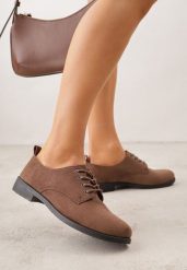 Brązowe Lakierowane Półbuty Oksfordki Sznurowane na Rzemyki Zatella. Brązowe półbuty damskie Renee, bez wzorów, z dzianiny, biznesowe, bez obcasa, bez zapięcia. Za 84.99 zł.