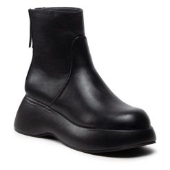 Botki DeeZee. Czarne botki damskie DeeZee, bez obcasa, na koturnie, bez zapięcia. Za 259.99 zł.