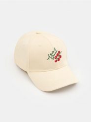 Czapka z daszkiem z haftem pomidorów - kremowy. Białe czapki i kapelusze damskie Sinsay, bez wzorów. Za 15.99 zł.