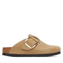 Klapki Birkenstock. Brązowe klapki damskie Birkenstock, bez wzorów, bez obcasa. Za 649.99 zł.