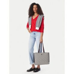 Torebka Tommy Hilfiger. Niebieskie torebki do ręki damskie Tommy Hilfiger, bez wzorów, bez dodatków. Za 699.99 zł.