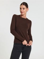 Sweter z ozdobnymi guzikami - brązowy. Brązowe swetry damskie Sinsay, l, bez wzorów, bez kołnierzyka, bez ramiączek, bez kaptura. Za 39.99 zł.