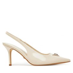 Szpilki Guess. Brązowe sandały damskie Guess, z aplikacjami, bez obcasa, bez zapięcia. Za 379.99 zł.