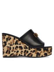 Guess Klapki FLJE3V ELE04 Czarny. Czarne klapki damskie Guess, z aplikacjami, ze skóry, bez obcasa. Za 549.99 zł.