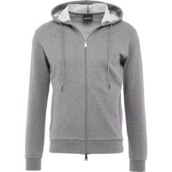 Emporio Armani ZIPPED HOODIE Bluza rozpinana grigio medio. Kardigany męskie Emporio Armani, z bawełny. Za 669.00 zł.