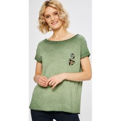Guess Jeans - Top. Topy damskie marki Guess Jeans. W wyprzedaży za 159.90 zł.