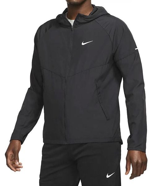 Męskie kurtka M NK RPL MILER JKT. Czarne kurtki męskie Nike, m, bez wzorów, z materiału, bez kaptura. Za 266.30 zł.