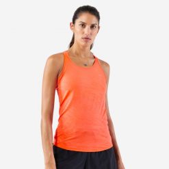 Koszulka do biegania bez rękawów damska Kiprun Run 500 Comfort. Brązowe koszulki sportowe damskie KIPRUN, l, bez wzorów, z materiału, bez kołnierzyka, bez ramiączek, do biegania. Za 49.99 zł.