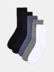 Bawełniane skarpetki 5 pack - granatowy. Niebieskie skarpety męskie Sinsay, bez wzorów, z bawełny. Za 19.99 zł.