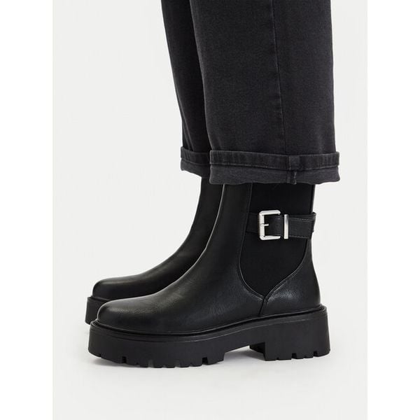 Botki JENNY. Czarne botki damskie Jenny, bez obcasa, na płaskiej podeszwie, bez zapięcia. Za 189.99 zł.