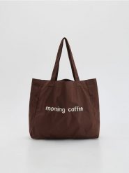 Tkaninowa torebka shopper - ciemnobrązowy. Brązowe torebki shopper damskie Reserved, bez wzorów, z bawełny, bez dodatków. Za 59.99 zł.