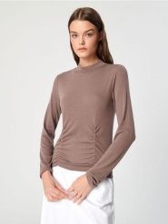 Bluzka ze stójką - brązowy. Brązowe bluzki damskie Sinsay, l, bez wzorów, bez kołnierzyka, bez ramiączek. Za 35.99 zł.