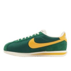 Buty do chodzenia dla dorosłych Nike Cortez Gorge Green Yellow Ochre. Zielone obuwie sportowe damskie Nike, bez wzorów, z gumy, do biegania, Nike Cortez. Za 1,375.44 zł.