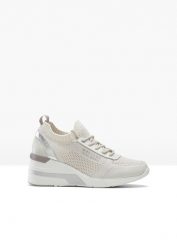 Sneakersy na podeszwie platformie Mustang. Brązowe obuwie sportowe damskie bonprix, bez wzorów. Za 299.99 zł.