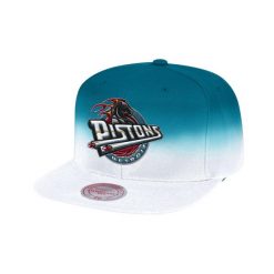 Czapka typu snapback Mitchell & Ness Color Fade Detroit Pistons. Białe czapki i kapelusze męskie Mitchell & Ness, bez wzorów. Za 218.50 zł.