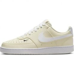 Buty do chodzenia damskie Nike court vision lo nn. Białe obuwie sportowe damskie Nike, bez wzorów, z gumy, trekkingowe, nike court. Za 452.00 zł.