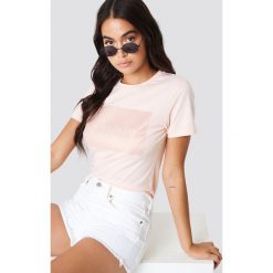 Calvin Klein T-shirt Institutional Satin Box Logo Regular - Pink. T-shirty damskie marki Calvin Klein. Za 202.95 zł.