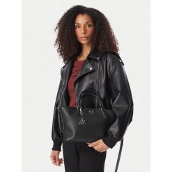 Torebka Armani Exchange. Czarne torebki do ręki damskie Armani Exchange, bez wzorów, klasyczne, bez dodatków. Za 729.99 zł.