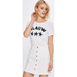 Scotch & Soda - Top. Szare topy damskie Scotch & Soda, z nadrukiem, z bawełny, z okrągłym kołnierzem, z krótkim rękawem. W wyprzedaży za 99.90 zł.