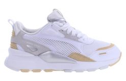 Buty do chodzenia damskie Puma Rs 3.0 Metallic Wns. Białe obuwie sportowe damskie Puma, bez wzorów, z materiału, trekkingowe. Za 418.00 zł.