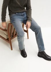 Dżinsy ze stretchem Regular Fit Bootcut. Niebieskie jeansy męskie bonprix. Za 159.99 zł.