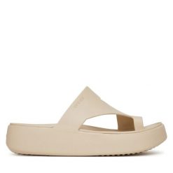 Japonki Crocs. Brązowe klapki damskie Crocs, bez wzorów, bez obcasa. Za 169.99 zł.