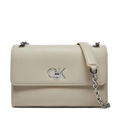 Torebka Calvin Klein. Torebki do ręki damskie Calvin Klein, bez wzorów, klasyczne, bez dodatków. Za 579.99 zł.