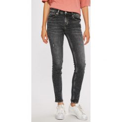 Calvin Klein Jeans - Jeansy Body. Szare jeansy damskie marki Calvin Klein Jeans. Za 539.90 zł.