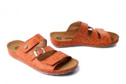 DR. BRINKMANN 700745-62 orange, klapki damskie. Brązowe klapki damskie Dr. Brinkmann, bez wzorów, ze skóry, bez obcasa. Za 230.93 zł.