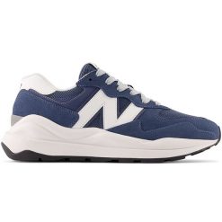 Buty męskie New Balance M5740VPA – niebieskie. Niebieskie buty sportowe męskie New Balance, z gumy, bez zapięcia. Za 399.99 zł.