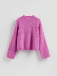 Sweter z wełną - fuksja. Czerwone swetry damskie Reserved, l, bez wzorów, z dzianiny, bez kołnierzyka, bez ramiączek, bez kaptura. Za 259.99 zł.