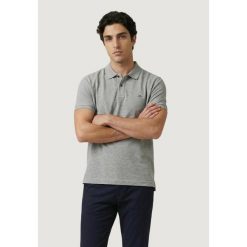 Polo z krótkim rękawem Mężczyzna GANT REG SHIELD SS PIQUE POLO. Szare koszulki polo męskie GANT, m, bez wzorów, eleganckie, bez ramiączek. Za 333.00 zł.