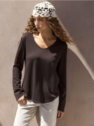 Koszulka z domieszką wiskozy - brązowy. Brązowe t-shirty damskie Sinsay, l, bez wzorów, z wiskozy, bez kołnierzyka. Za 35.99 zł.