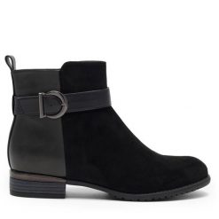 Botki Clara Barson. Czarne botki damskie Clara Barson, bez obcasa, na płaskiej podeszwie, bez zapięcia. Za 129.99 zł.